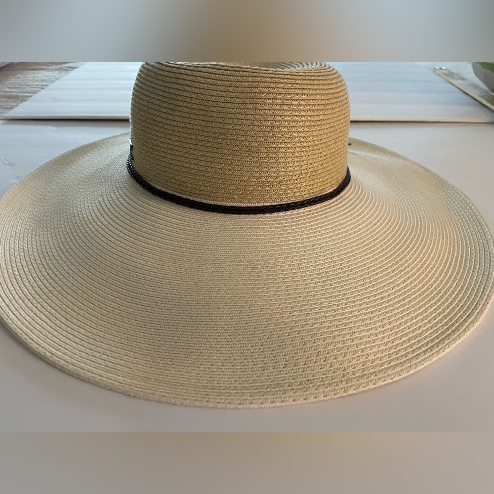 Chic Tan Wide-Brim Hat